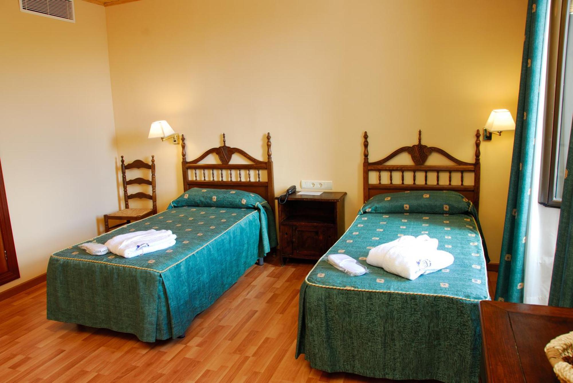 Hotel Balneari De Vallfogona De Riucorb ภายนอก รูปภาพ