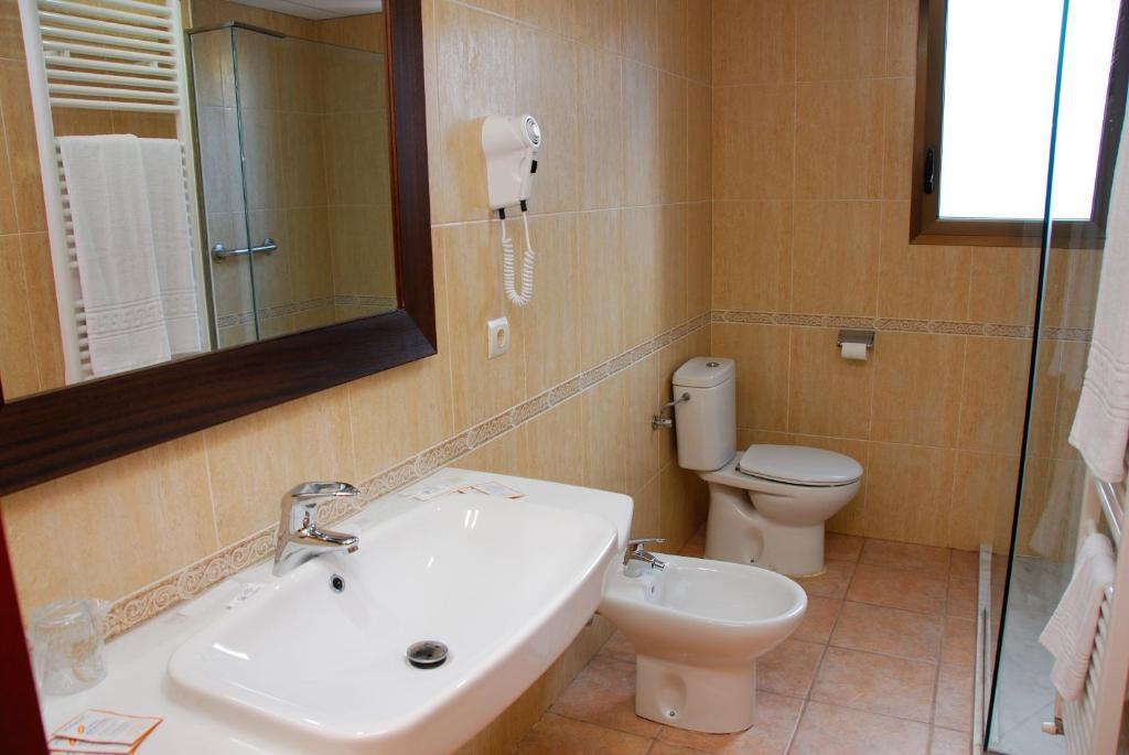 Hotel Balneari De Vallfogona De Riucorb ภายนอก รูปภาพ