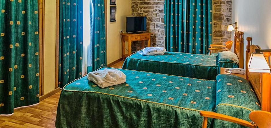Hotel Balneari De Vallfogona De Riucorb ภายนอก รูปภาพ
